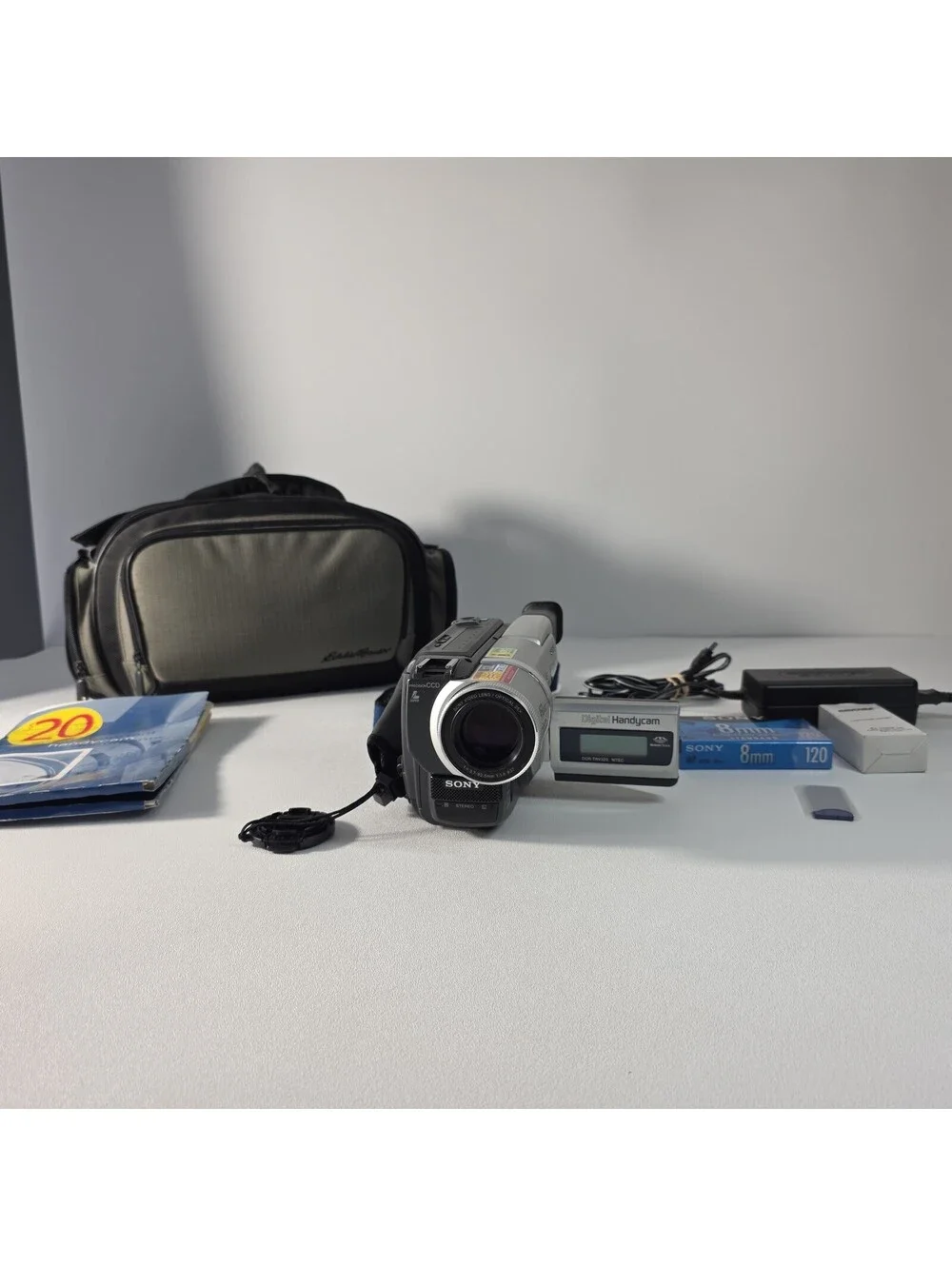 Sony DCR-TRV320 Digital8 Hi8 Video8 Handycam Watch Play Video Transfer Bundle